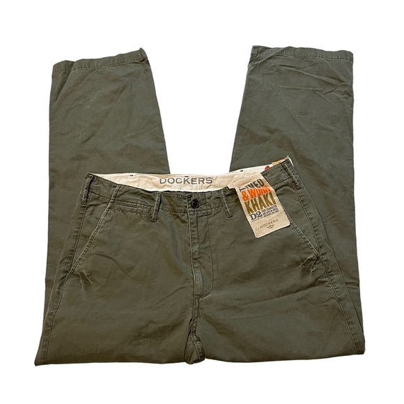NWT Dockers D2 Straight Fit Khaki, W33/L30 - Picture 3 of 10